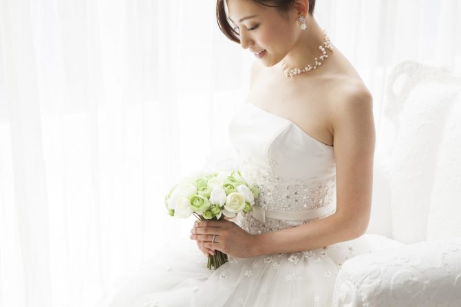 ウエディングドレスはレンタルor購入？費用相場を解説 | 東京の結婚式 